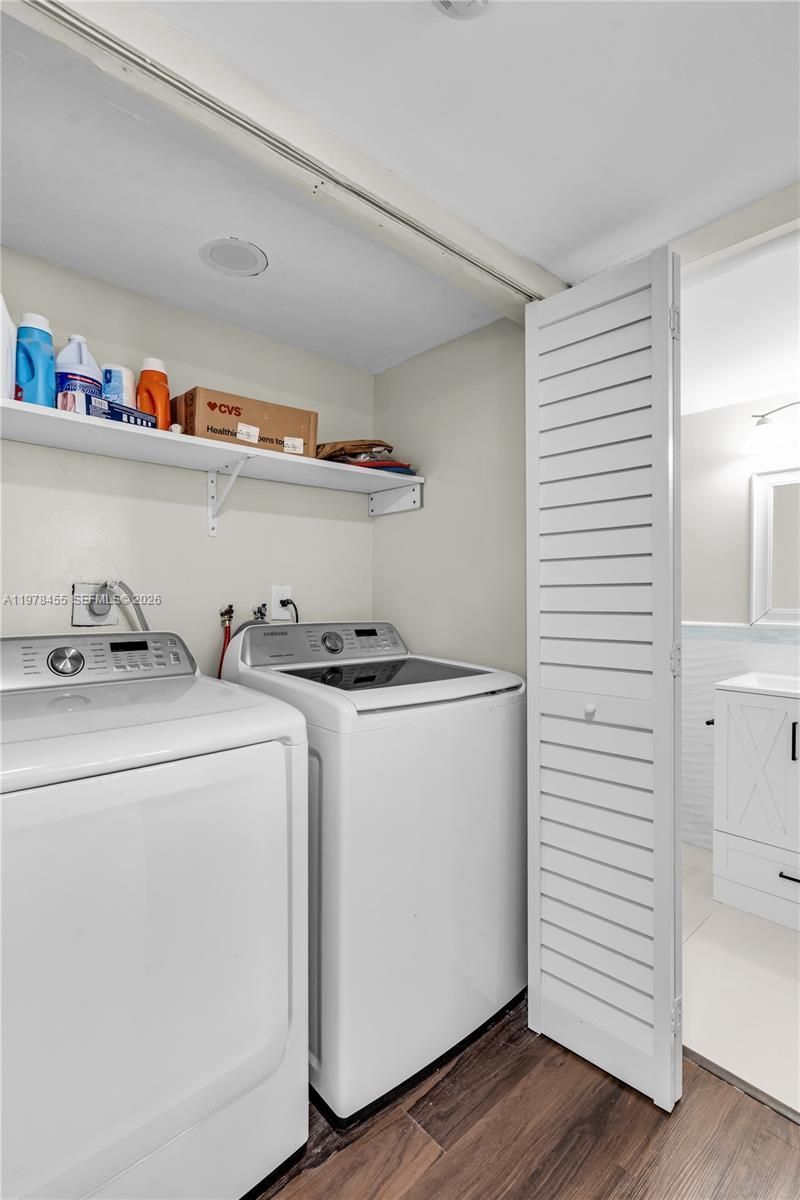 32 Wimbledon Lake Dr, Unit 221, Plantation, FL 33324 Photo