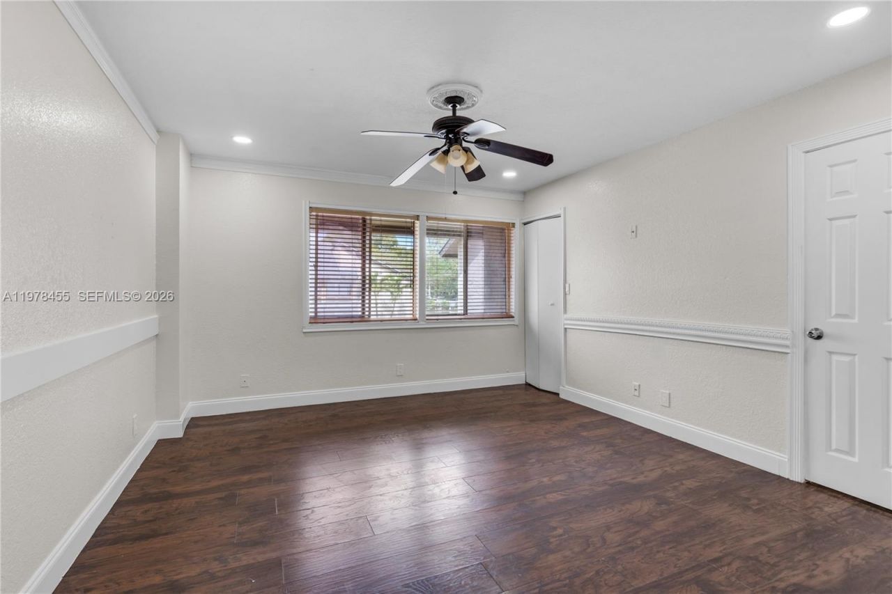 32 Wimbledon Lake Dr, Unit 221, Plantation, FL 33324 Photo