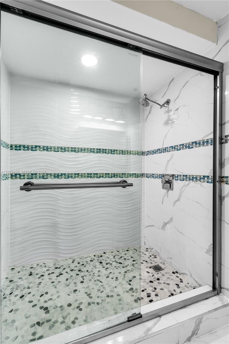 32 Wimbledon Lake Dr, Unit 221, Plantation, FL 33324 Photo