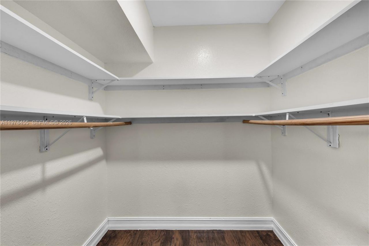 32 Wimbledon Lake Dr, Unit 221, Plantation, FL 33324 Photo