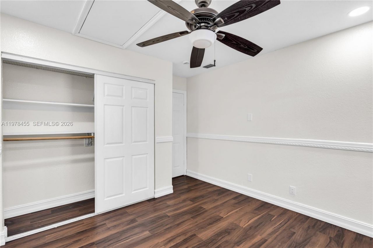 32 Wimbledon Lake Dr, Unit 221, Plantation, FL 33324 Photo