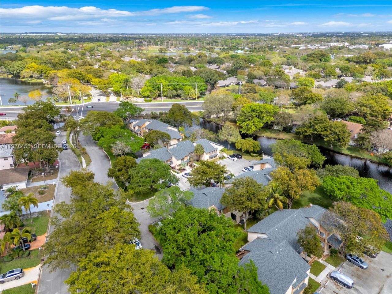 32 Wimbledon Lake Dr, Unit 221, Plantation, FL 33324 Photo