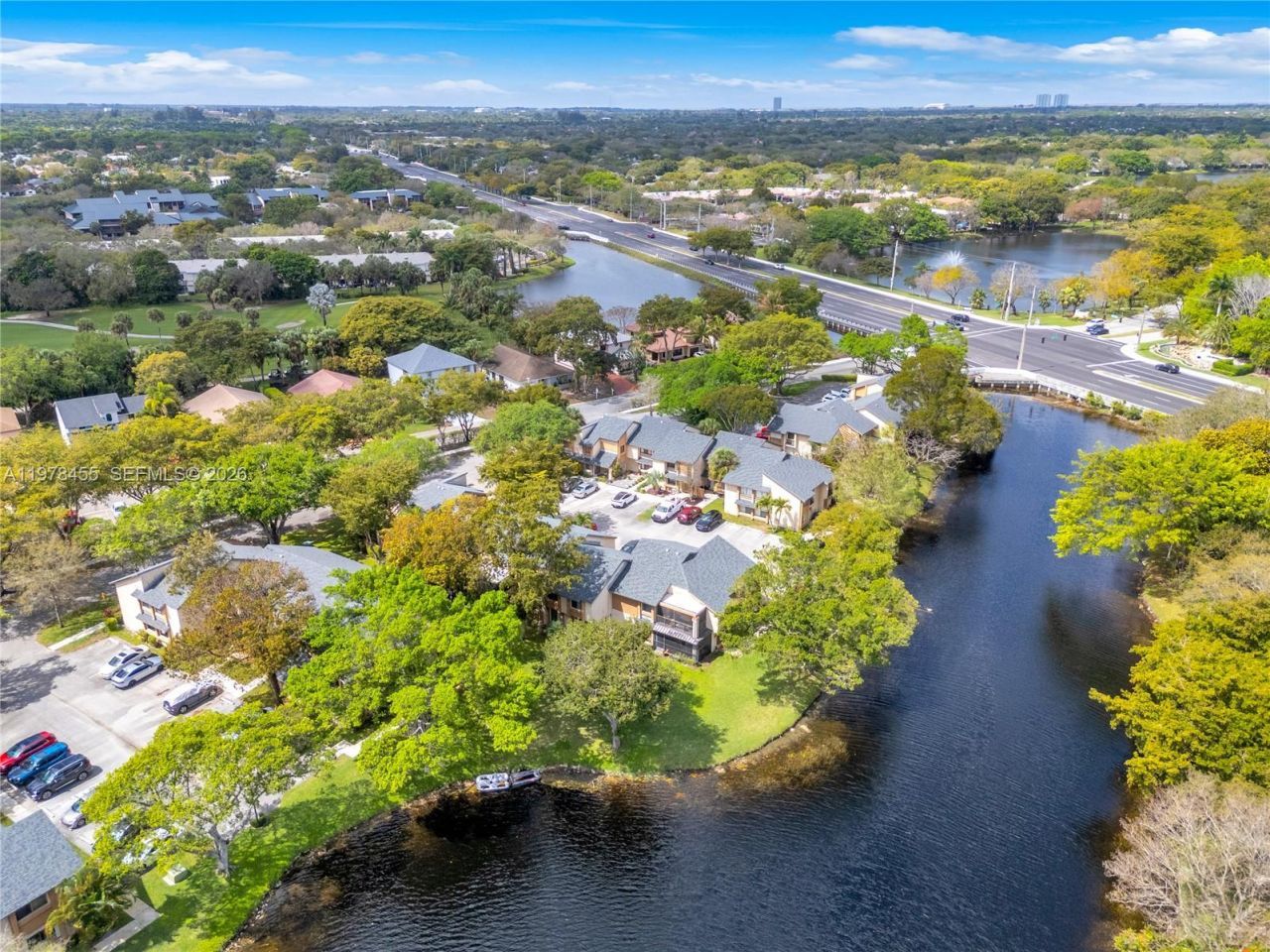 32 Wimbledon Lake Dr, Unit 221, Plantation, FL 33324 Photo