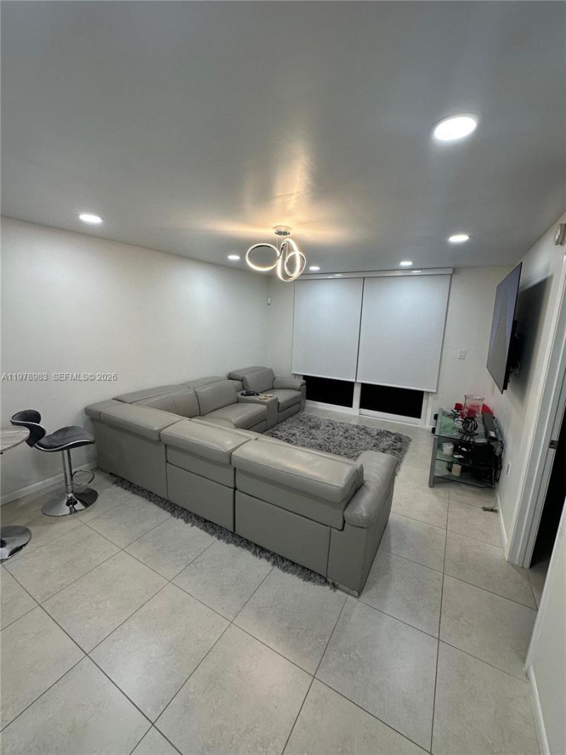 7401 NW 16th St, Unit 407, Plantation, FL 33313 Photo