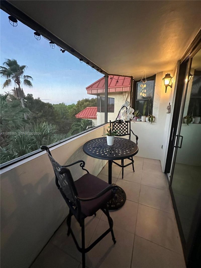 7401 NW 16th St, Unit 407, Plantation, FL 33313 Photo