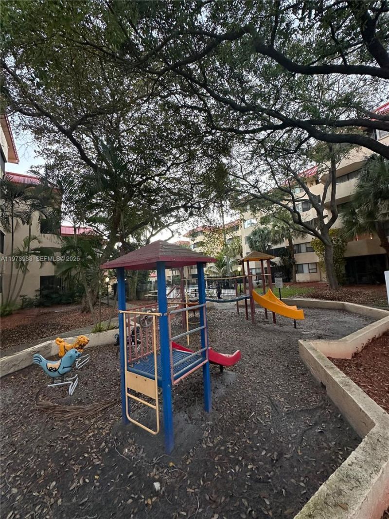 7401 NW 16th St, Unit 407, Plantation, FL 33313 Photo