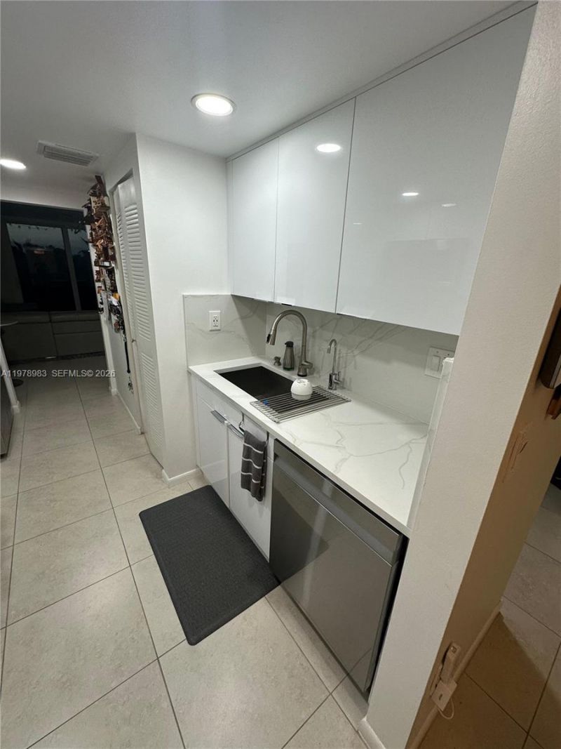 7401 NW 16th St, Unit 407, Plantation, FL 33313 Photo