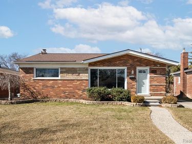 24263 Marine Avenue, Eastpointe, MI 48021