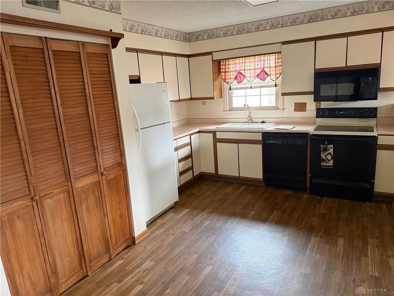 504 Meadow Lane, Trenton, OH 45067 Photo 8