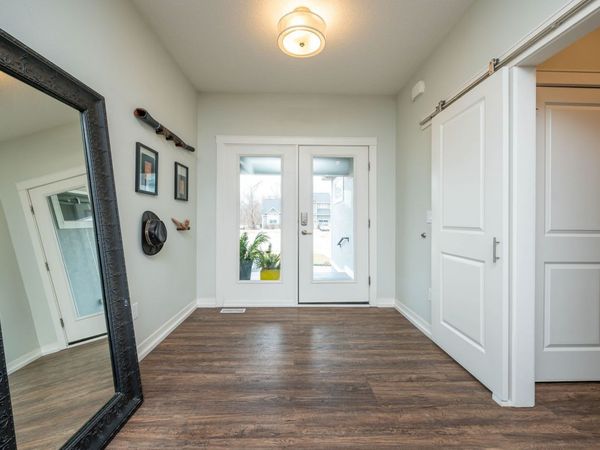 4921 Walker Circle, Johnston, IA 50131