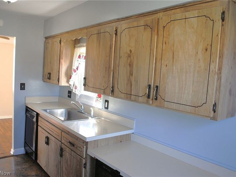 11190 Ronald Drive , Parma, OH 44130 Photo 10