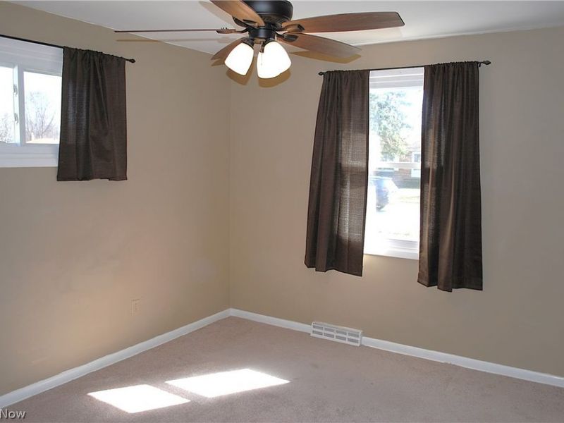 11190 Ronald Drive , Parma, OH 44130 Photo 15