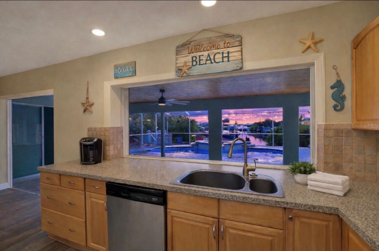 6205 Spanish Main Drive, Apollo Beach, FL 33572 Photo
