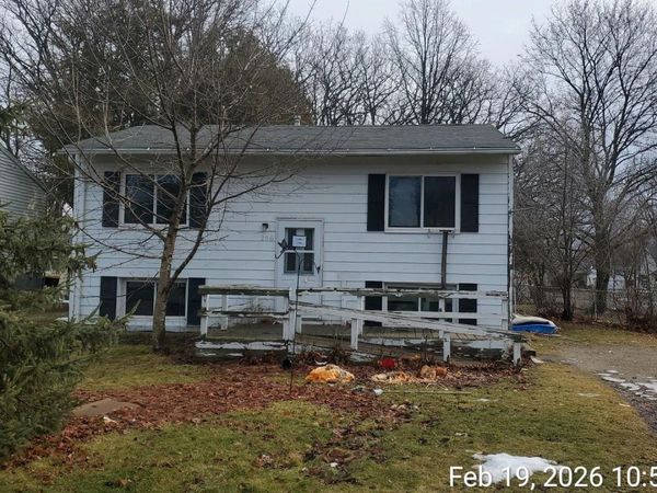206 Williamette Avenue, Alma, MI 48801