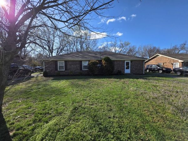 735 Trail Dr , Gallatin, TN 37066