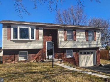 44 COLONIAL DRIVE, HANOVER, PA 17331