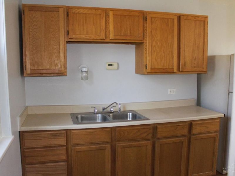 6 Belknap Place, Greenhills, OH 45218 Photo 4