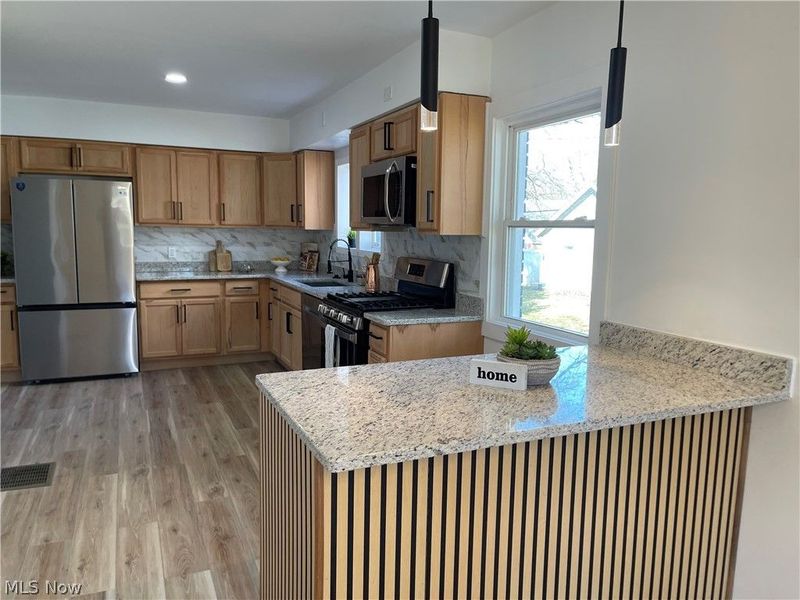 802 Orlando Avenue , Akron, OH 44320 Photo 5