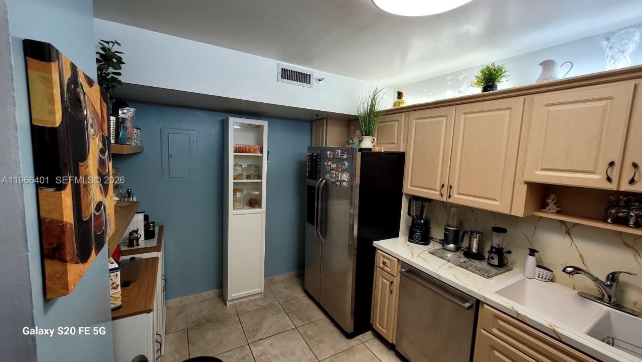 4001 Hillcrest Dr, Unit 705, Hollywood, FL 33021 Photo