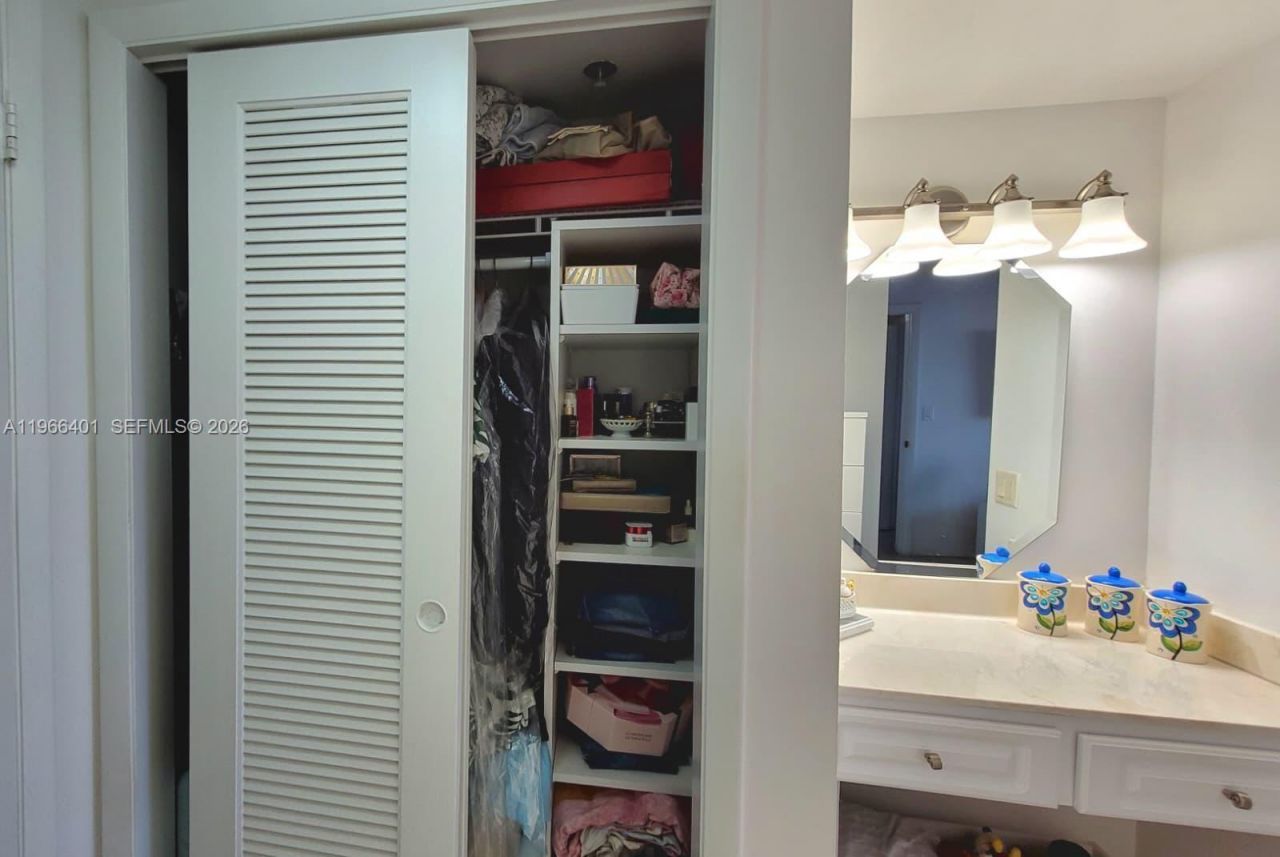 4001 Hillcrest Dr , Unit 705, Hollywood, FL 33021 Photo