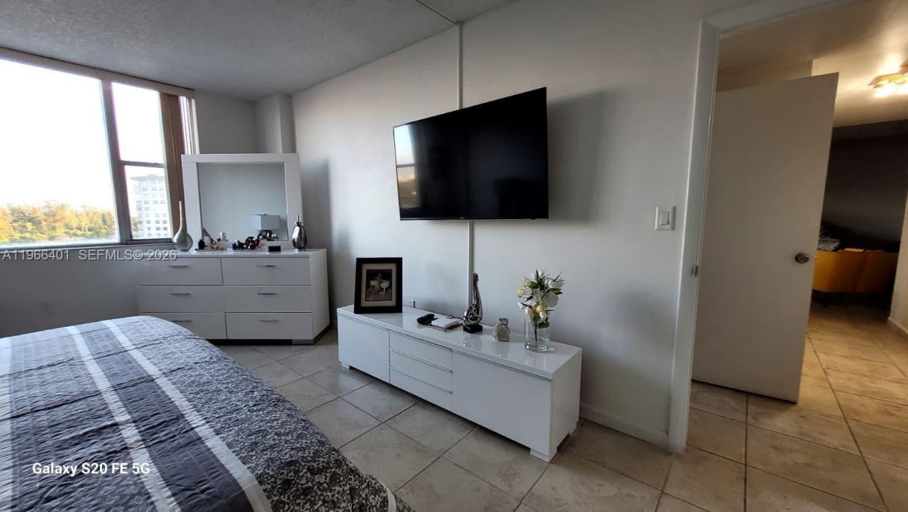 4001 Hillcrest Dr , Unit 705, Hollywood, FL 33021 Photo