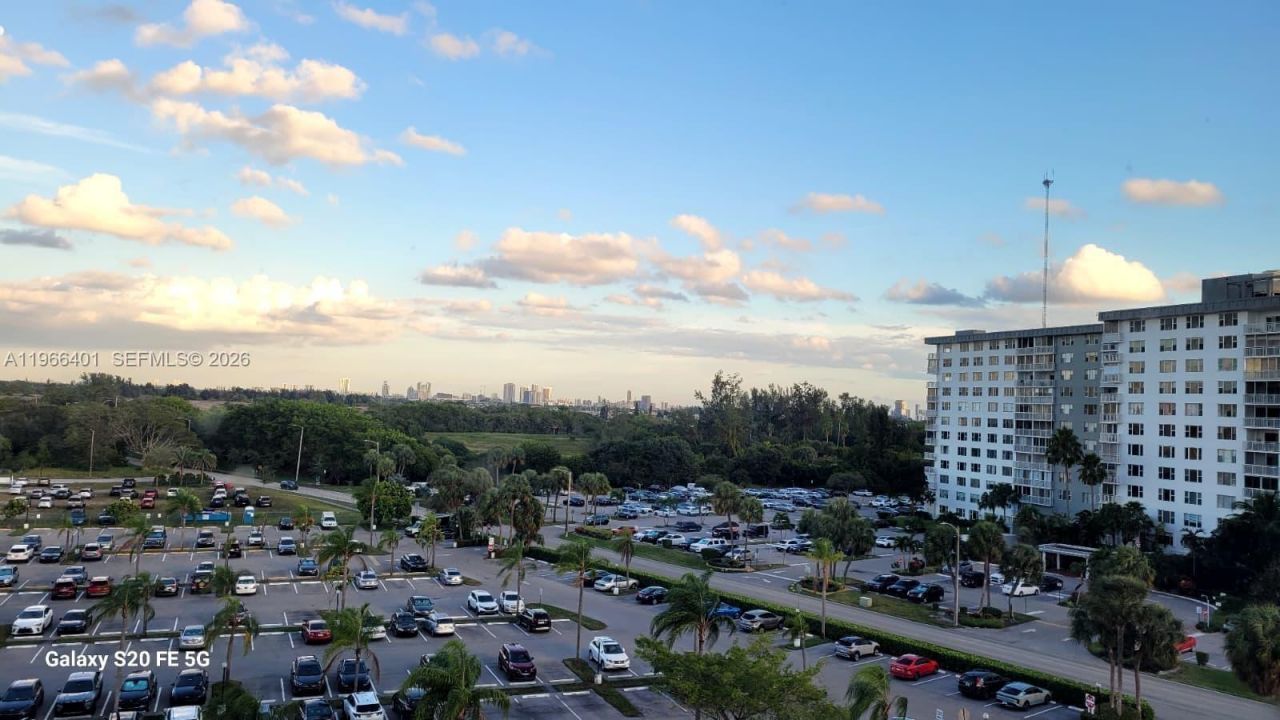 4001 Hillcrest Dr , Unit 705, Hollywood, FL 33021 Photo