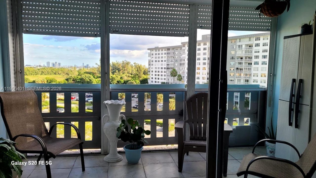 4001 Hillcrest Dr , Unit 705, Hollywood, FL 33021 Photo