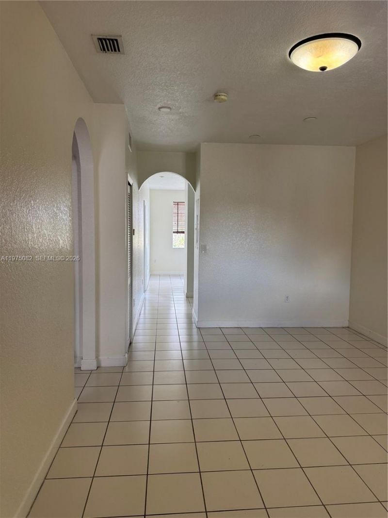 17660 NW 73rd Ave, Unit 206-3, Hialeah, FL 33015 Photo