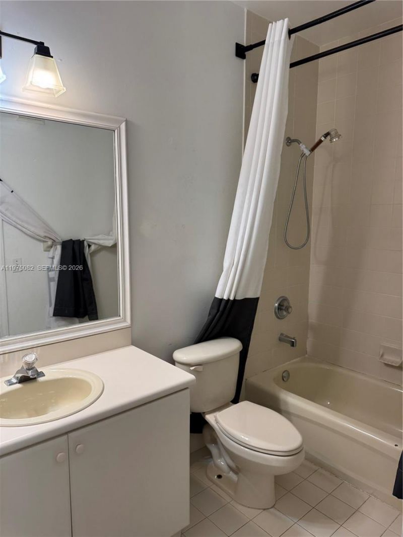 17660 NW 73rd Ave, Unit 206-3, Hialeah, FL 33015 Photo