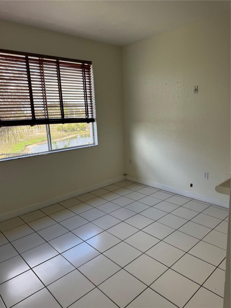17660 NW 73rd Ave, Unit 206-3, Hialeah, FL 33015 Photo