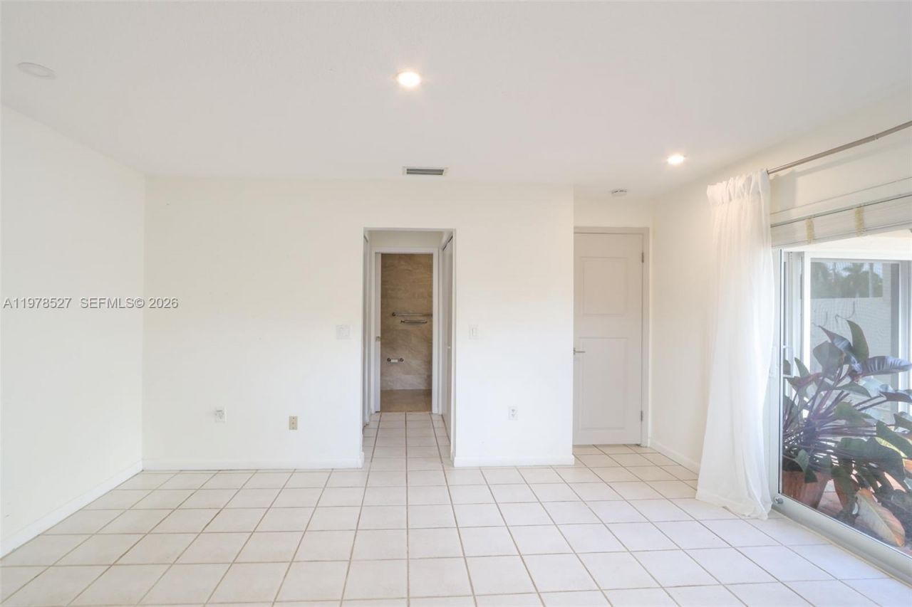 8105 SW 81st Ct , Miami, FL 33143 Photo