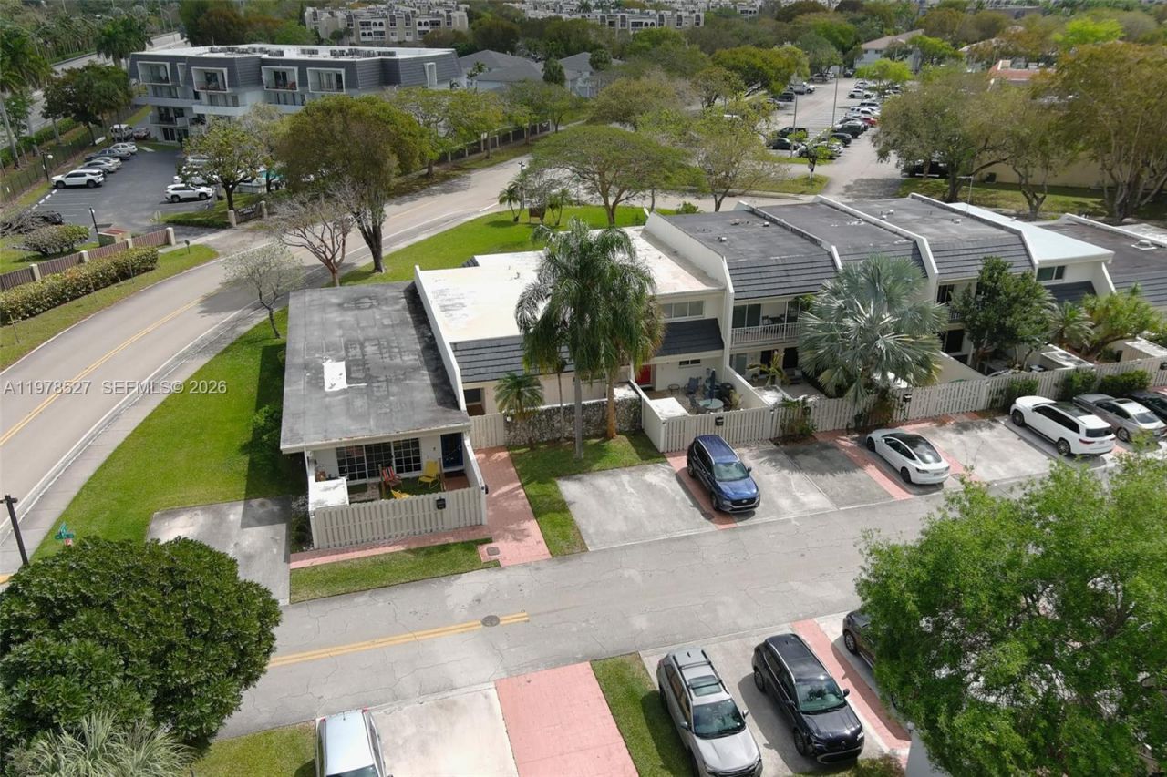 8105 SW 81st Ct , Miami, FL 33143 Photo