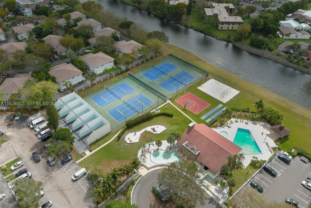 8105 SW 81st Ct , Miami, FL 33143 Photo