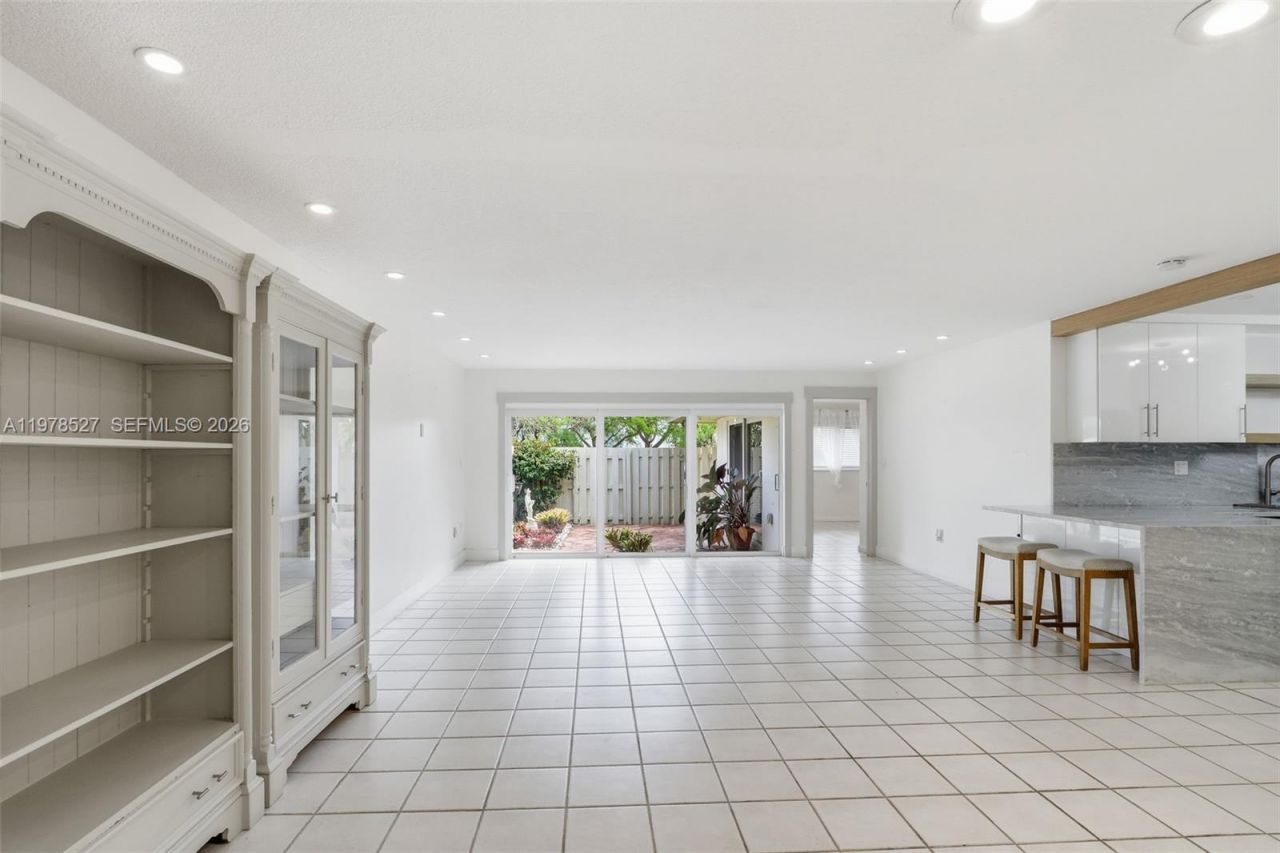 8105 SW 81st Ct , Miami, FL 33143 Photo