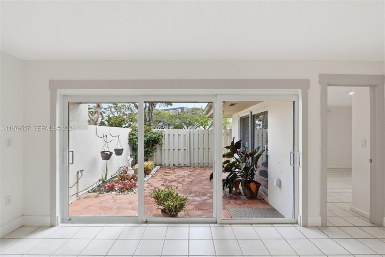 8105 SW 81st Ct , Miami, FL 33143 Photo