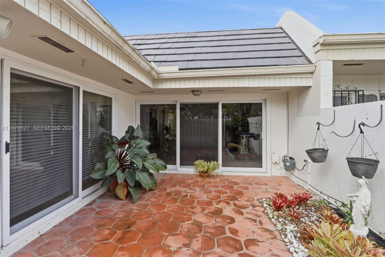 8105 SW 81st Ct , Miami, FL 33143 Photo