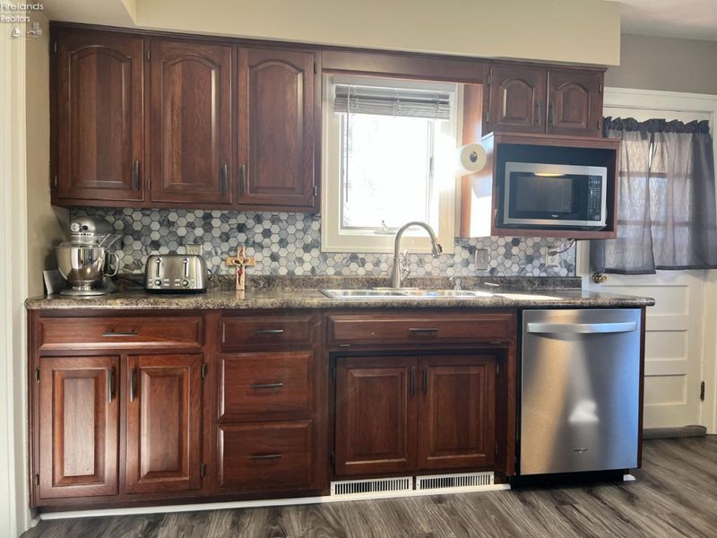 135 Mechanic Street, Clyde, OH 43410 Photo 16