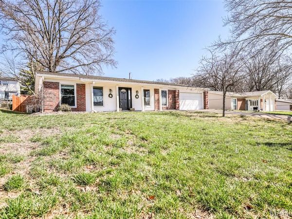 4839 Hursley Drive, St Louis, MO 63128
