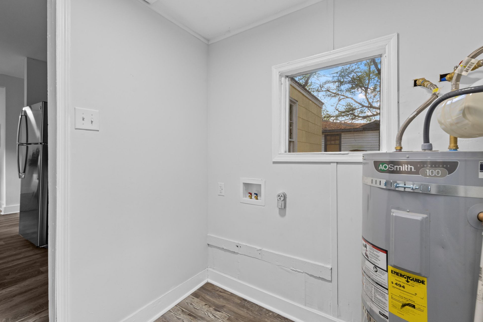 2718 E Surrey Drive Photo 16