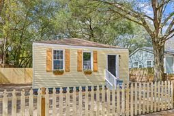 2718 E Surrey Drive photo 4