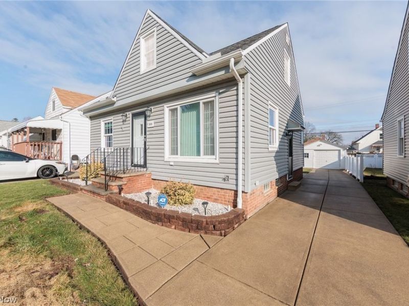 3006 Torrington Avenue , Parma, OH 44134 Photo 3