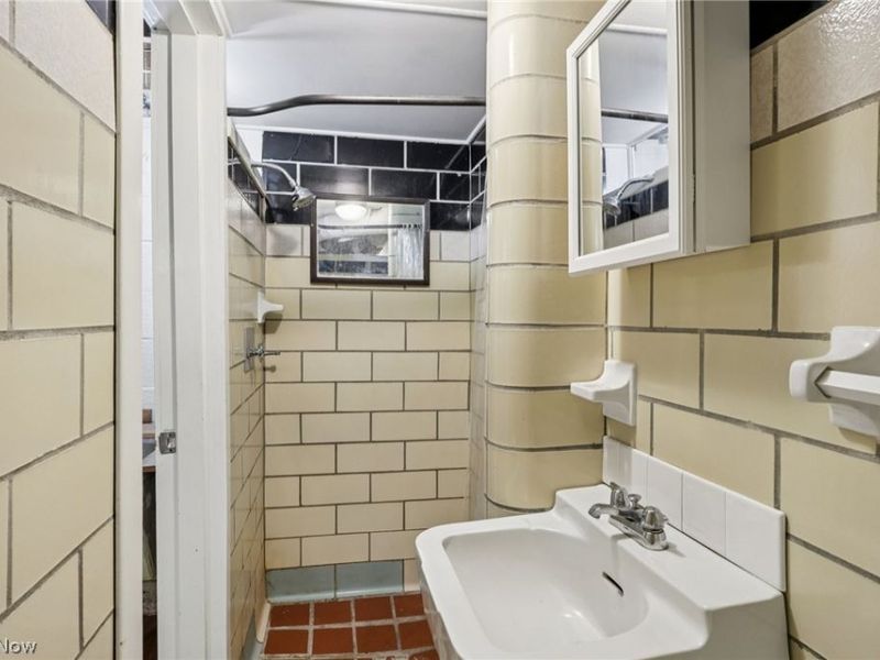 9005 Ansonia Avenue , Brooklyn, OH 44144 Photo 33