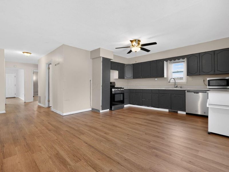 396 Pasadena Avenue, Columbus, OH 43228 Photo 13