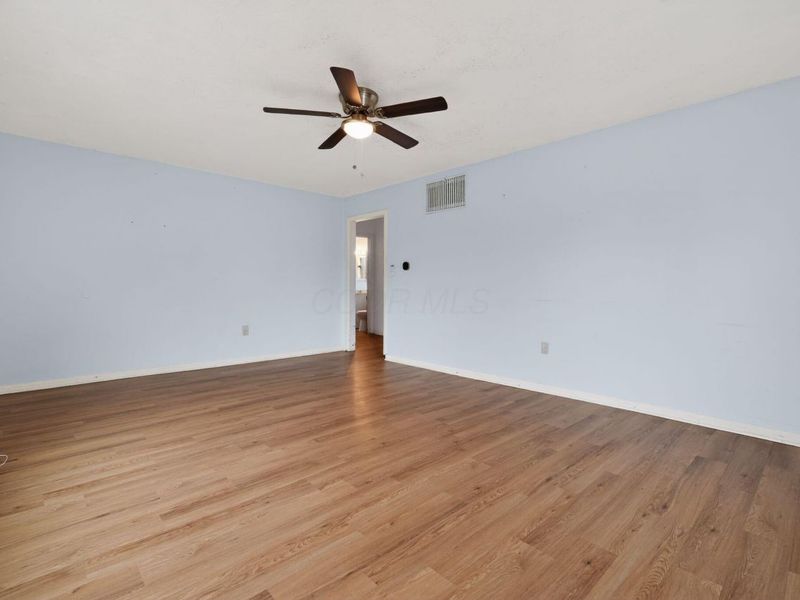 396 Pasadena Avenue, Columbus, OH 43228 Photo 7