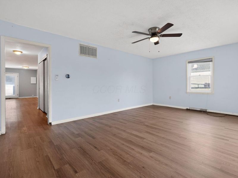 396 Pasadena Avenue, Columbus, OH 43228 Photo 8