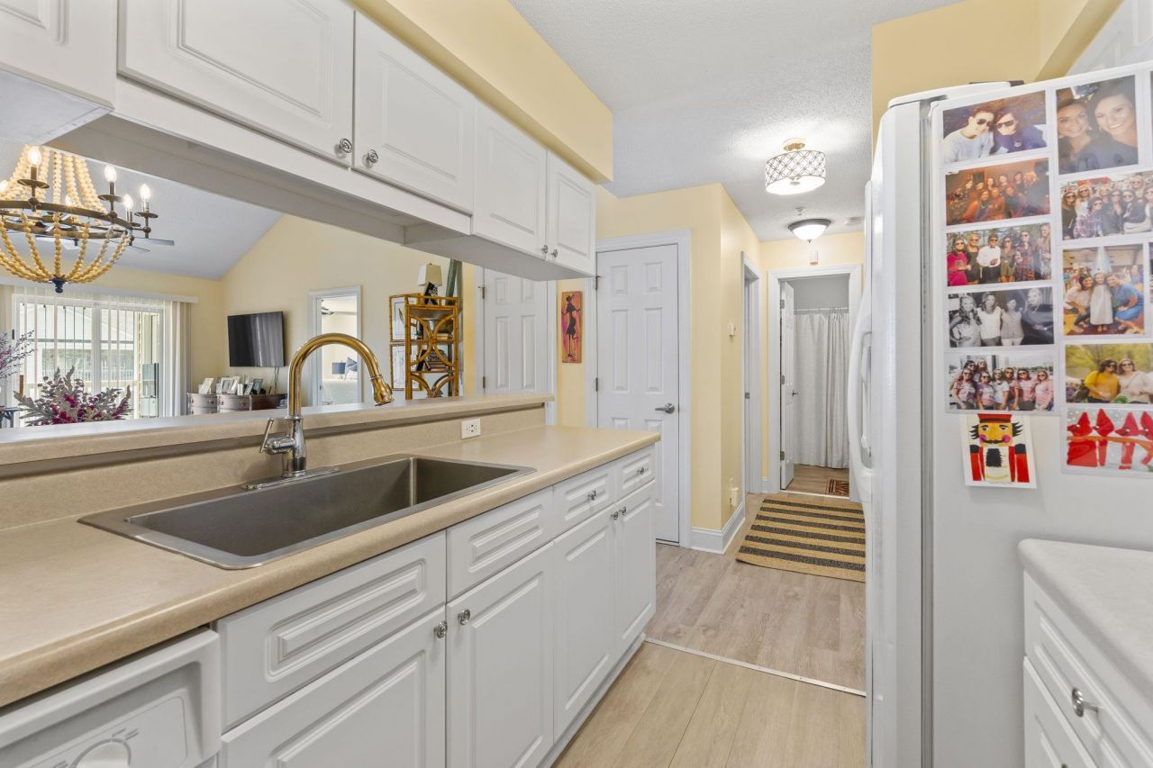 627 Woodmoor Dr. Photo 14