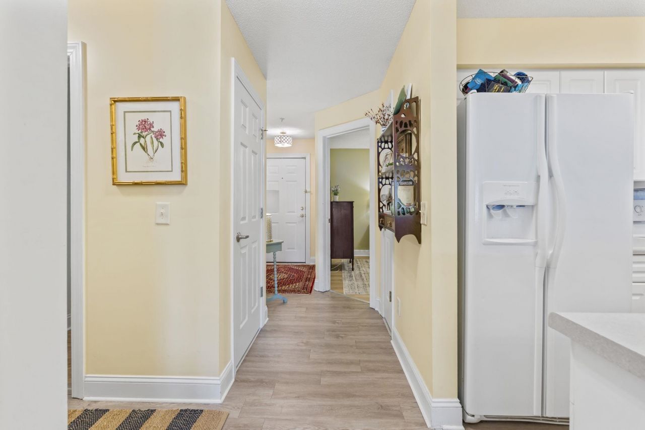 627 Woodmoor Dr. Photo 7