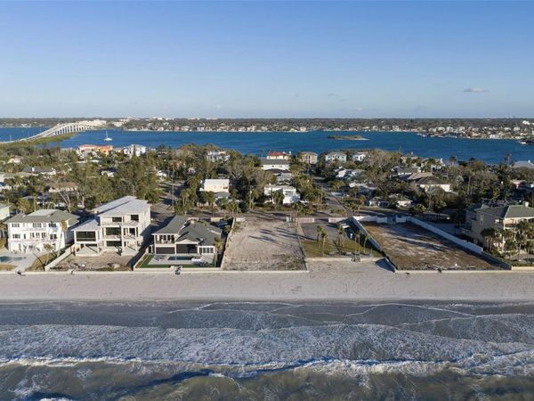 620 GULF BOULEVARD , BELLEAIR BEACH, FL 33786