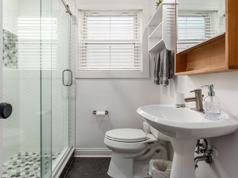 386 Northview Drive, Columbus, OH 43209 Photo 13