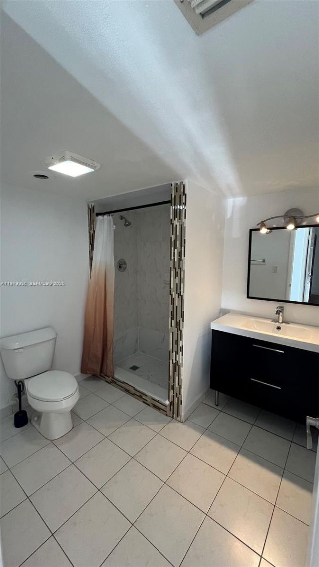 17500 N Bay Rd, Unit S403, Sunny Isles Beach, FL 33160 Photo